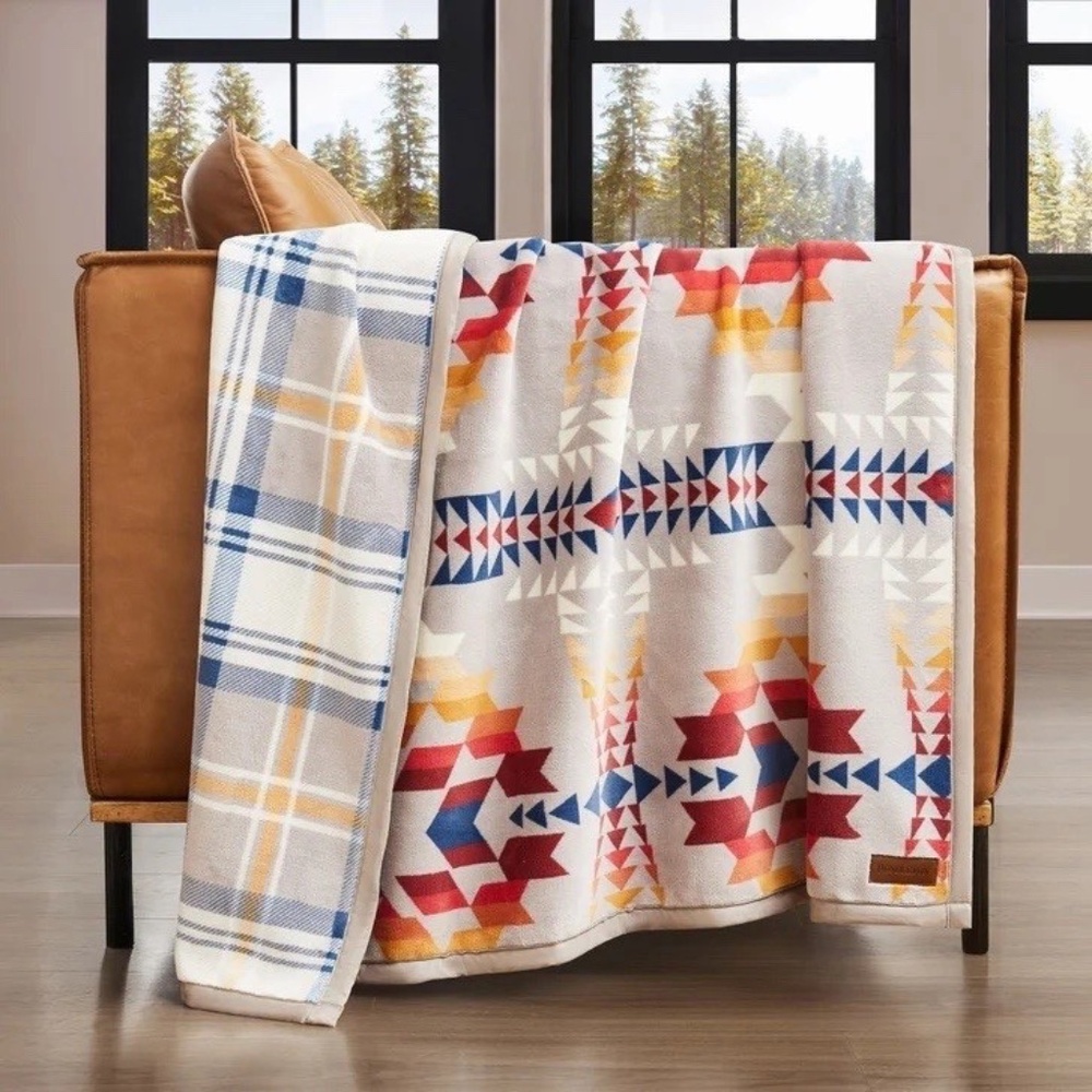 Pendleton Reversible Plush Throw 50" x 70" Legend Lake Gray Polyester New